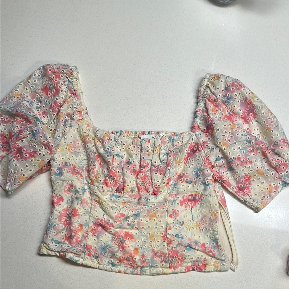 ASTR Floral Eyelet Square-Neck Puff Sleeve Top - White/Multi